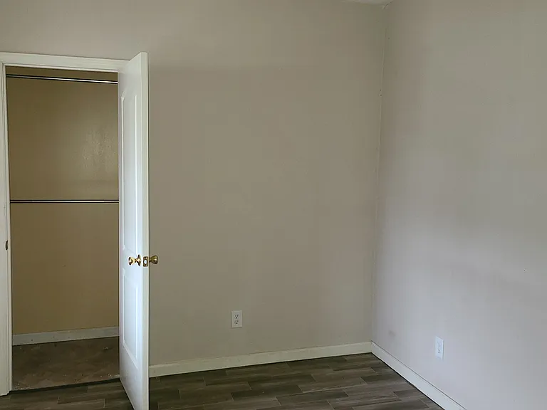 105 McClure St — Photo 26