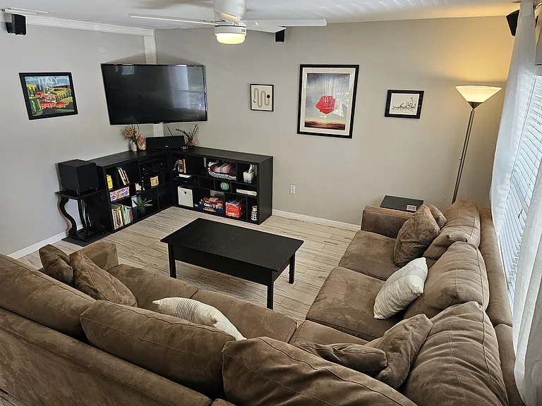1224 E Powhatan Ave — Photo 2