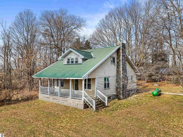 2330 W M 113, Kingsley, MI 49649