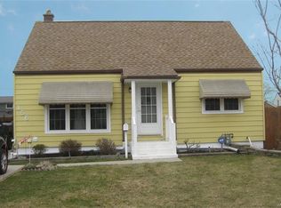 156 E Melcourt Dr, Cheektowaga, NY 14225