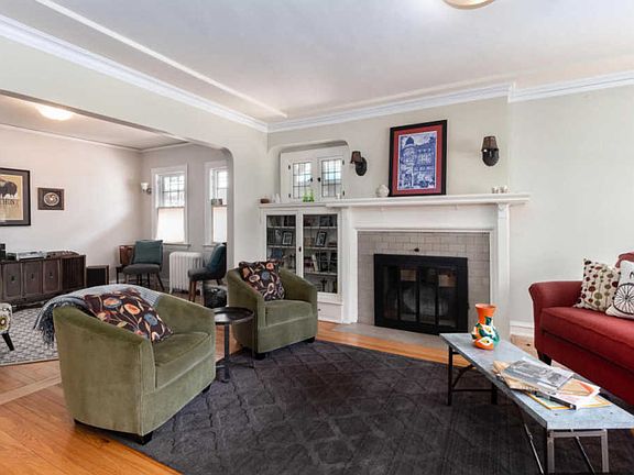 2nd image of 2648 E Shorewood Blvd