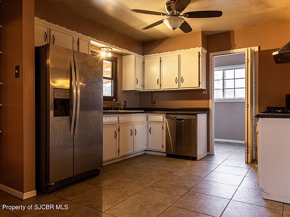 5th image of 1401 N Laguna Ave