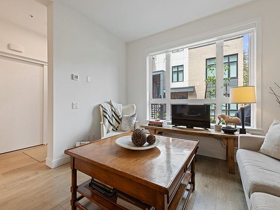 4th image of 163-2035 Glenaire Dr #163