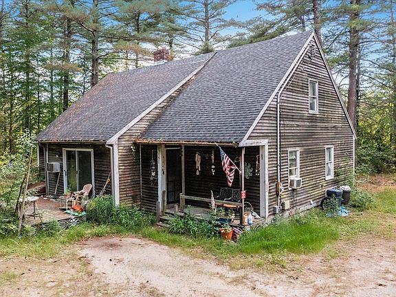 2nd image of 462 Bedford St