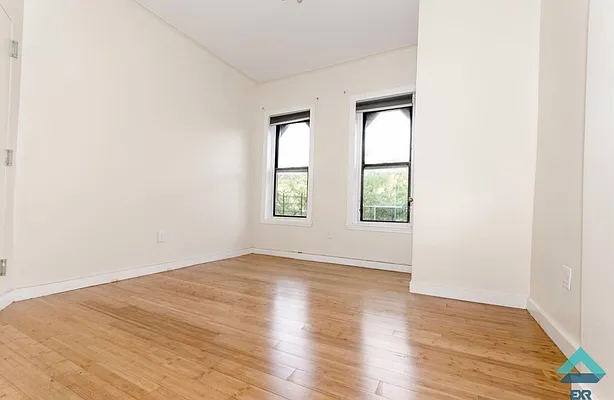 Rented by EXR | media 19