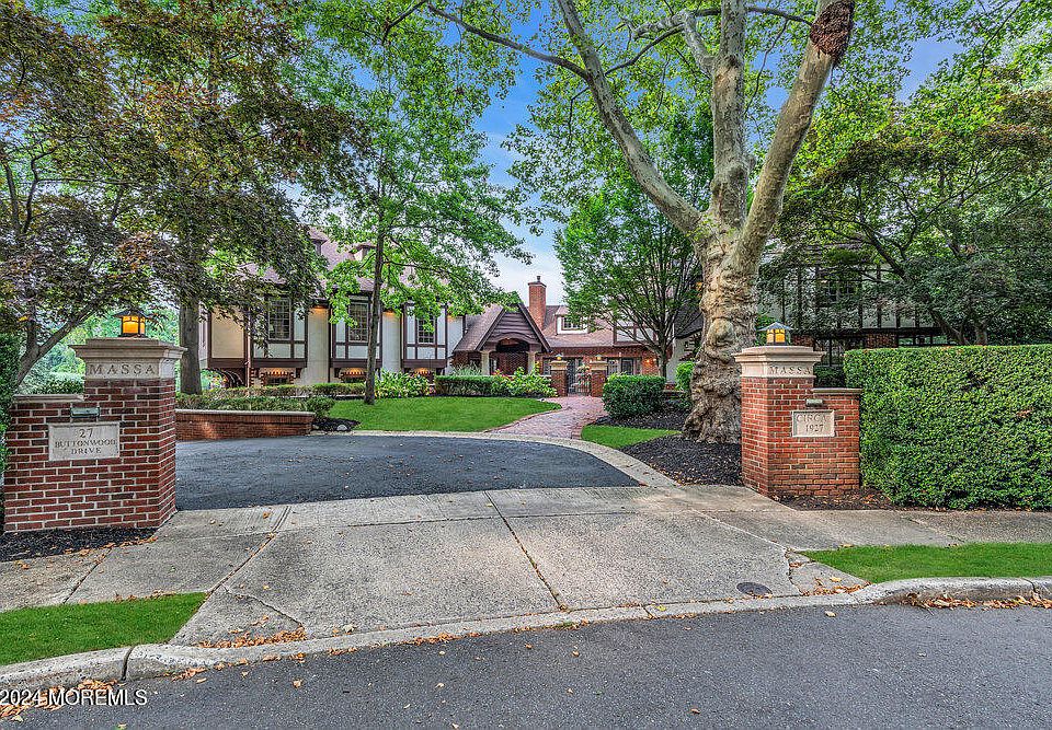 1st image of 27 Buttonwood Drive
