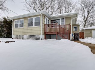 506 Vine St, Mahomet, IL 61853