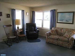 5th image of 310 Evans Ave