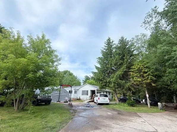 3515 Shreeve Ct, Burtchville, MI 48059