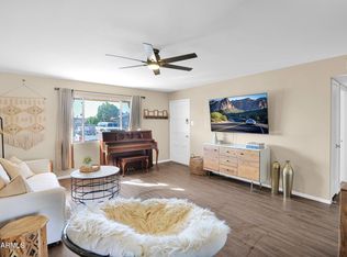 3356 W Mauna Loa Ln, Phoenix, AZ 85053