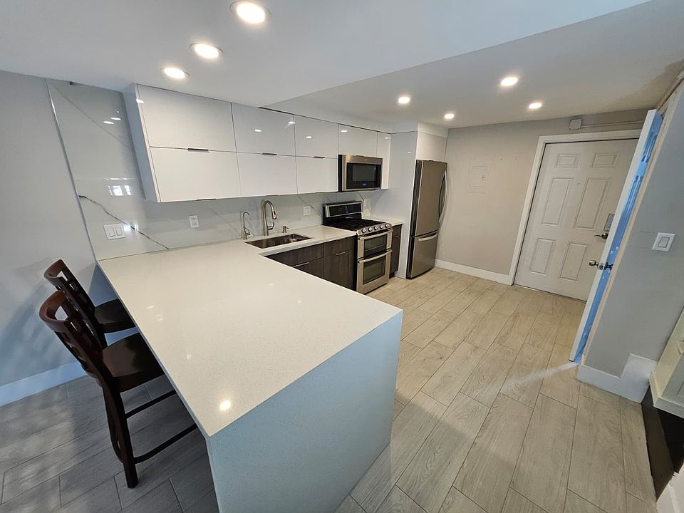Eat in kitchen