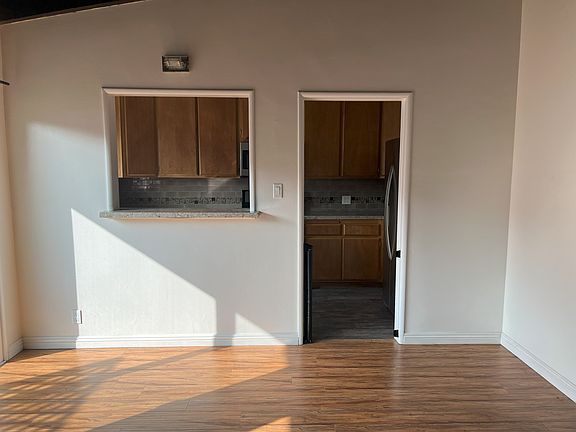 4th image of 12025 Sylvester St