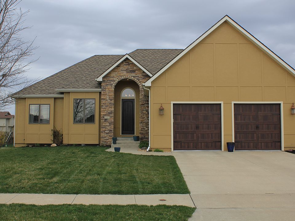 1st image of 395 NE Carefree Ln