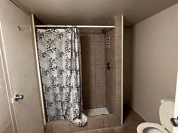 4th image of 1805 Marquette Ave #214