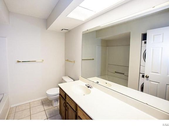 5th image of 7010 Green Tee Ct APT F