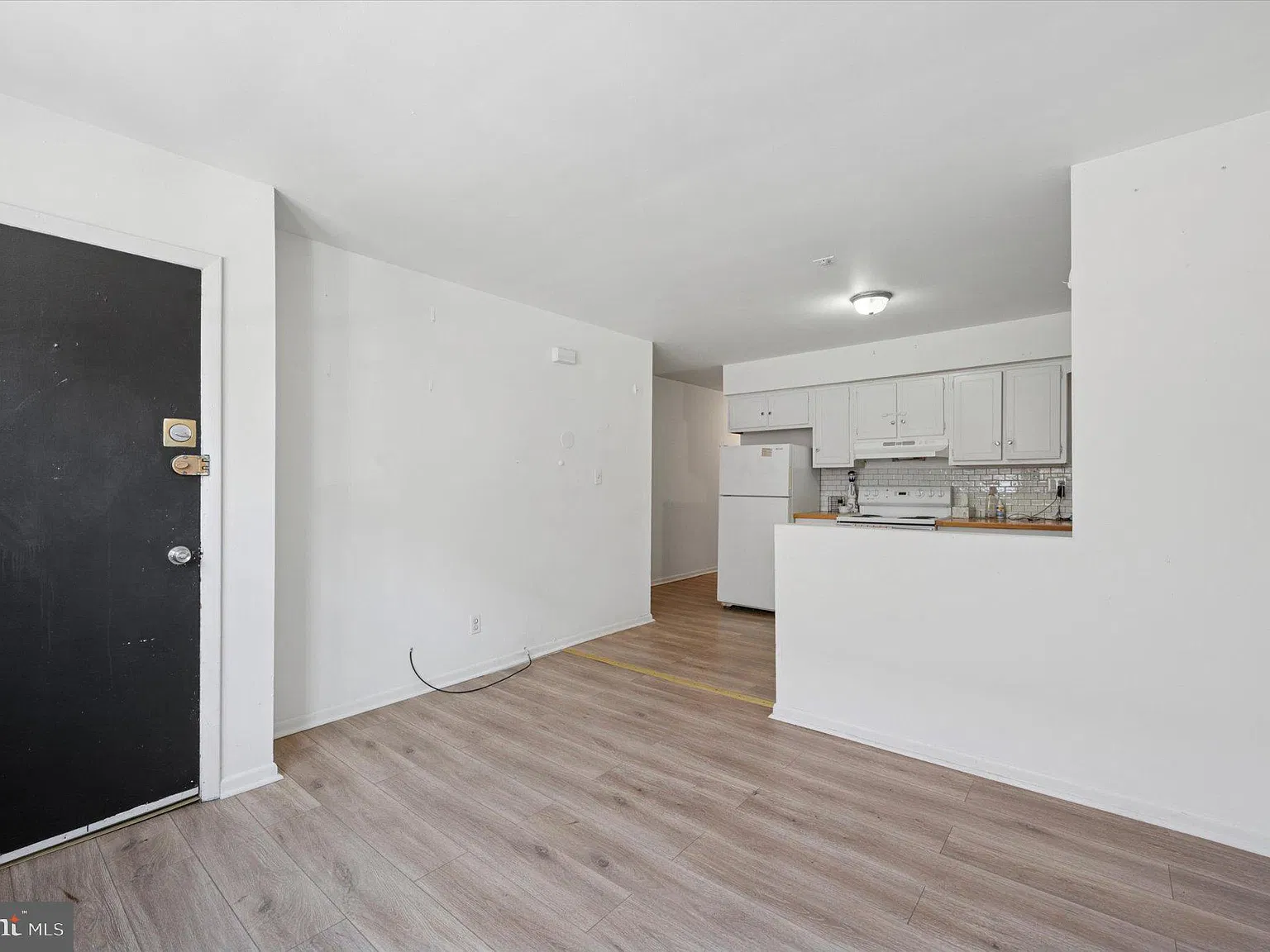 2 bed, 1.0 bath, 1920 sqft, $1,600 — Photo 4