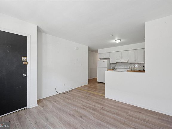 4th image of 2239 S 15th St #1