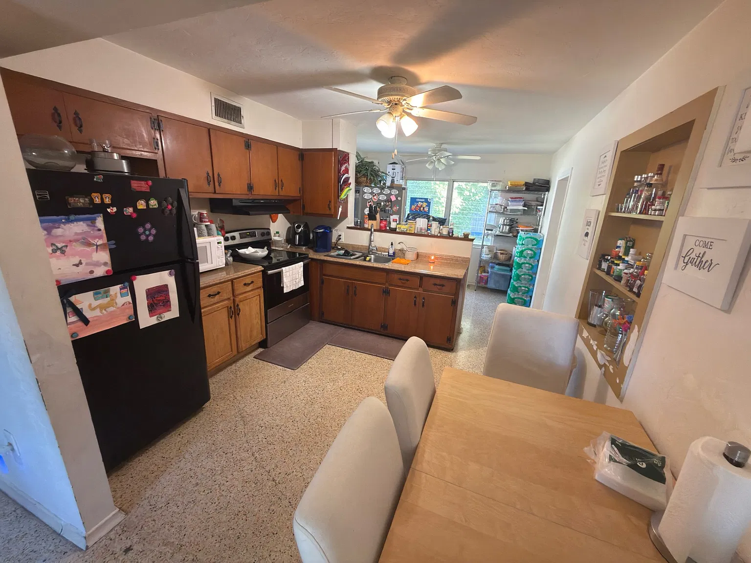 3 bed, 1300 sqft, $1,800 — Photo 3