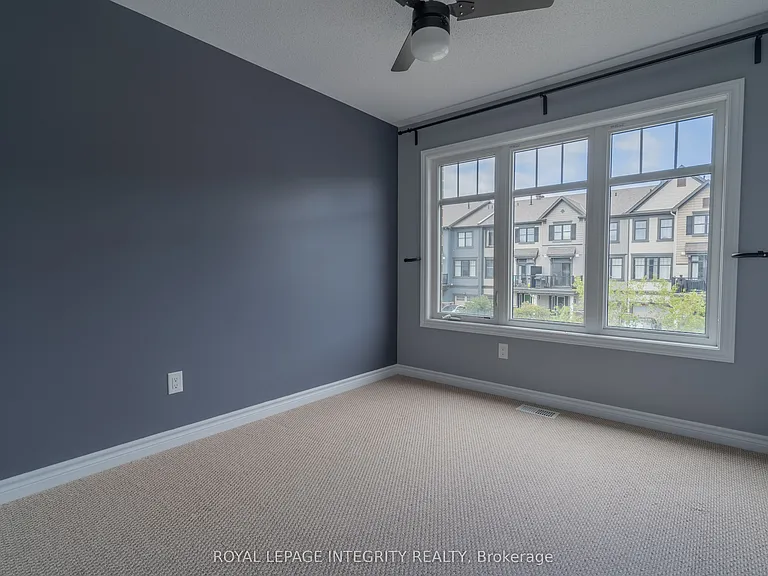 71 Fallengale Cres — Photo 11