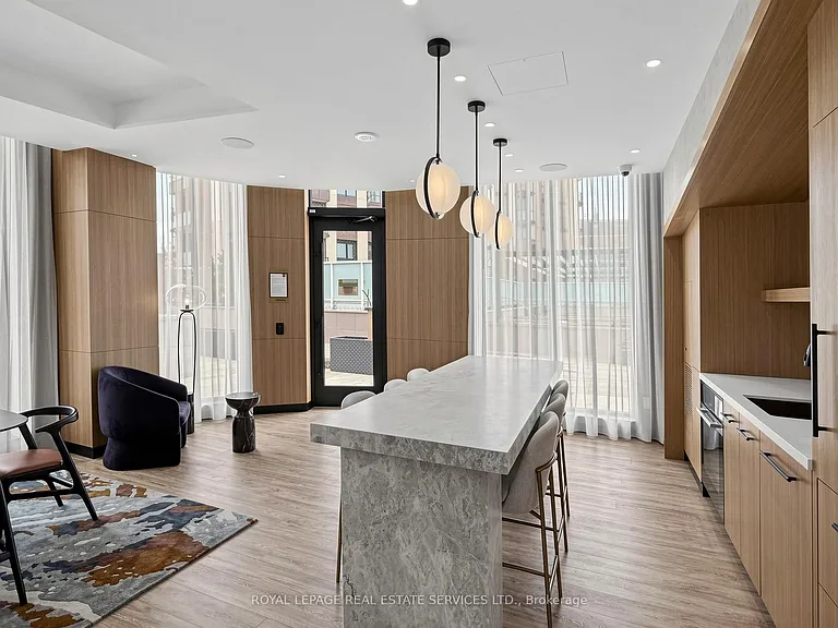 25 Cordova Ave #1210 — Photo 43