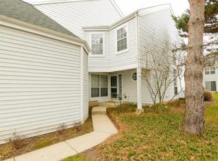 420 Country Lane Ct, Wauconda, IL