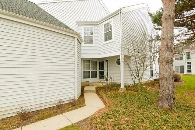 420 Country Lane Ct photo 1