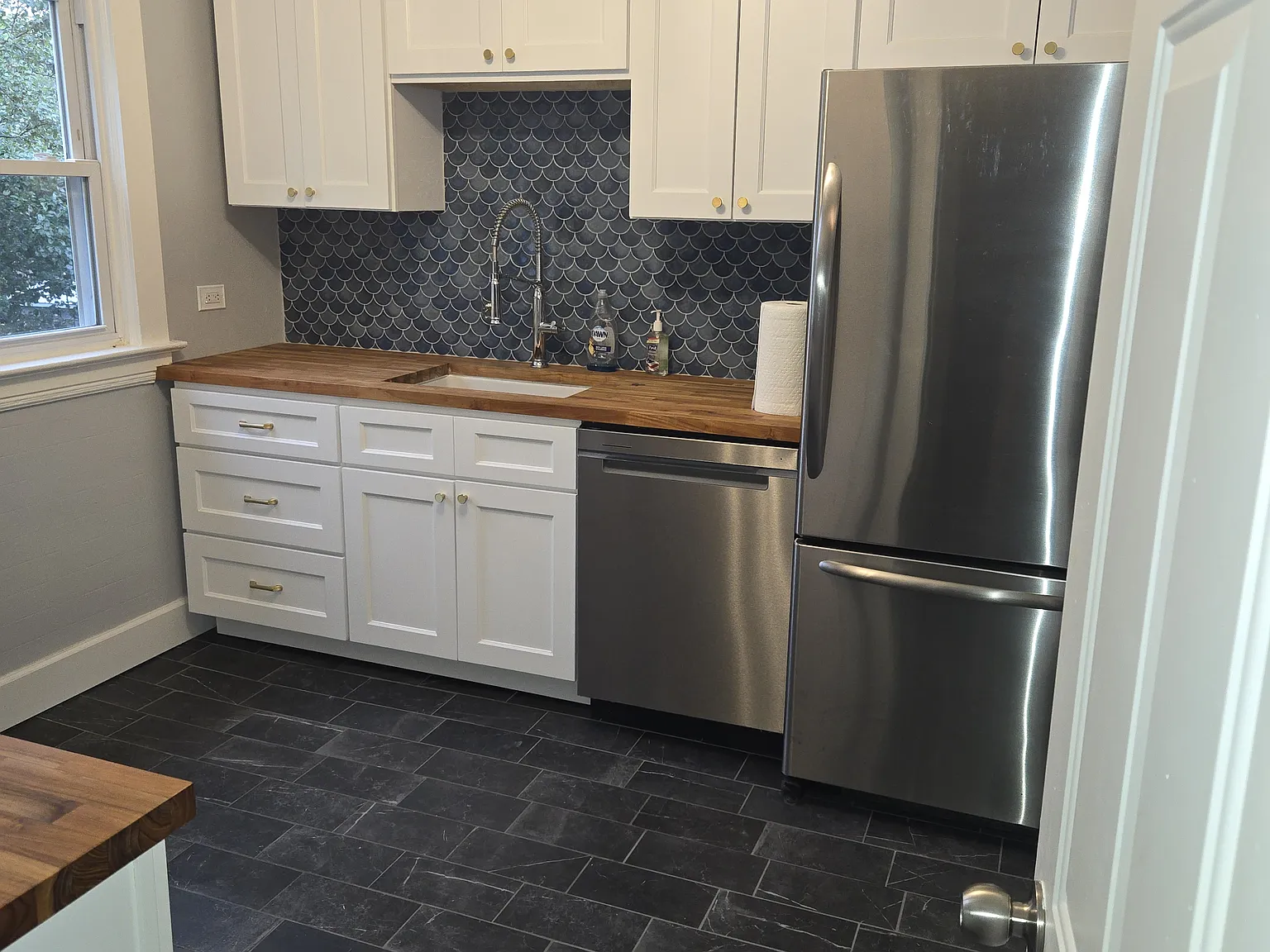 2 bed, 950 sqft, $1,400 — Photo 4