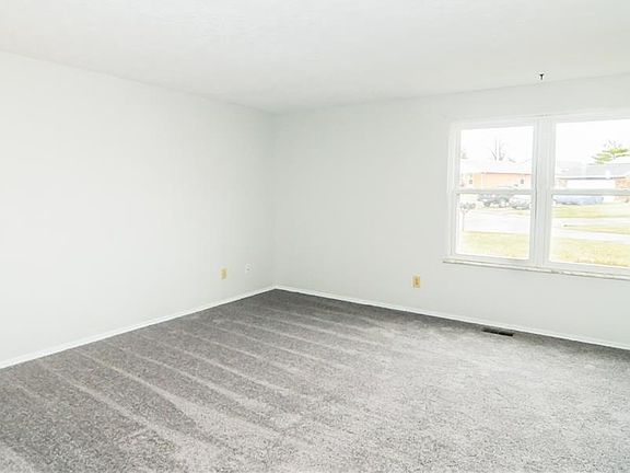 5th image of 8721 Parish Ct