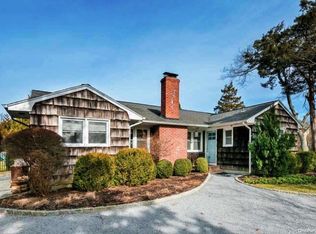 4 Godfrey Ln, Remsenburg, NY 11960