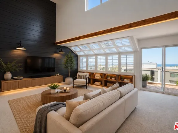 220 The Vlg Unit 304, Redondo Beach, CA 90277