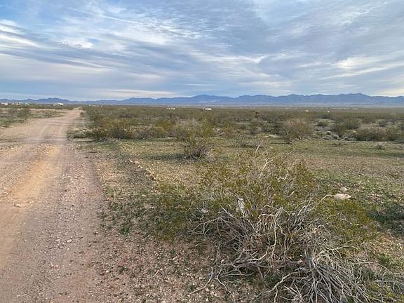 4th image of 3384 S Turquoise Rd