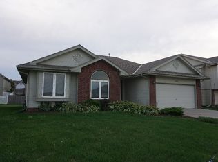4609 Springview Dr, Papillion, NE 68133