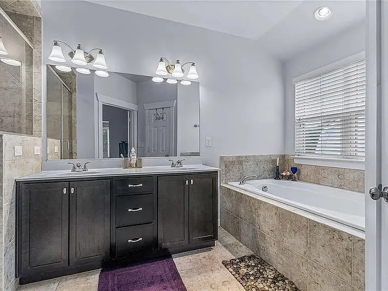 1702 Garwood Ln — Photo 13