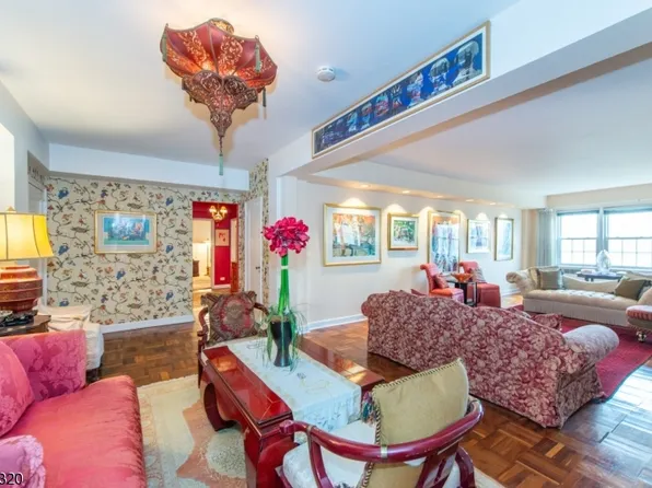 10 Crestmont Road #6P, Montclair Twp., NJ 07042