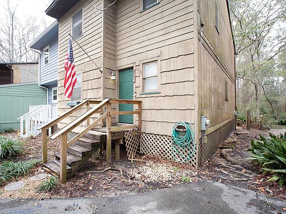 4th image of 1746 Beechwood Cir N
