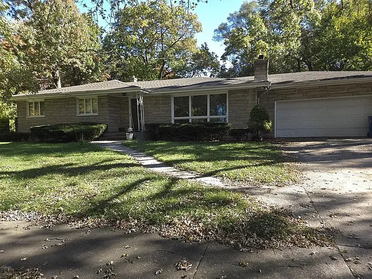 2277 Jennings St — Photo 15