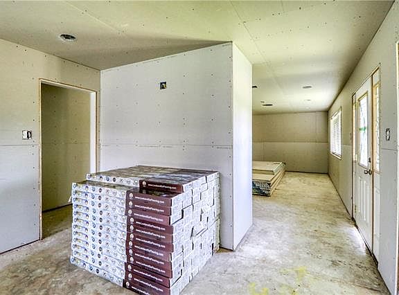2nd image of 1517 Sarah Dr