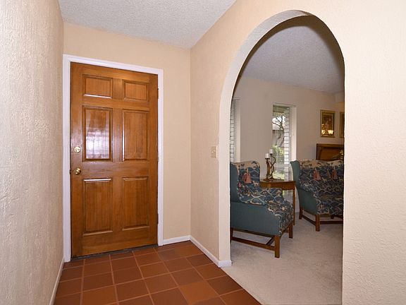 5th image of 6 Yale Cir