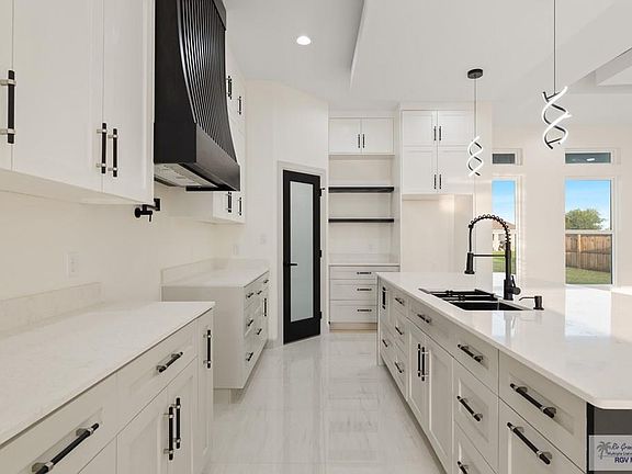 5th image of 9033 New Orleans Ct