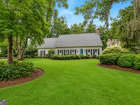 145 Dunbarton Dr, Saint Simons Island, GA 31522