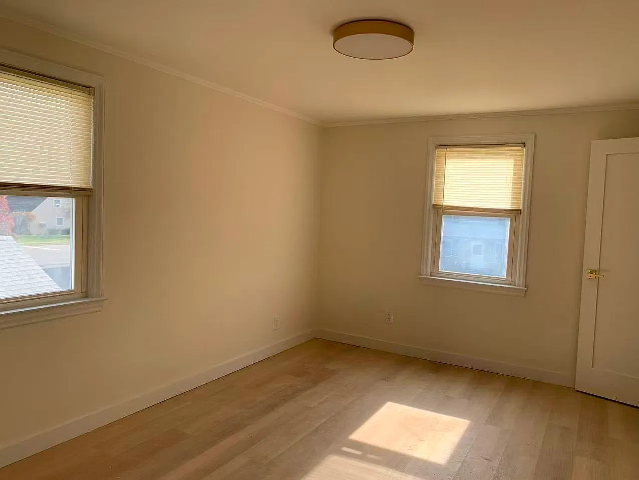3 bed, 1066 sqft, $4,600 — Photo 4