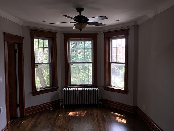 5th image of 1542 W Thome Ave