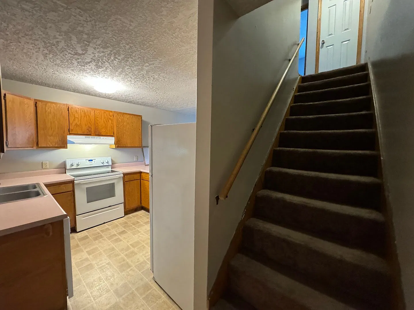 South Campus Place Townhome! — Photo 2