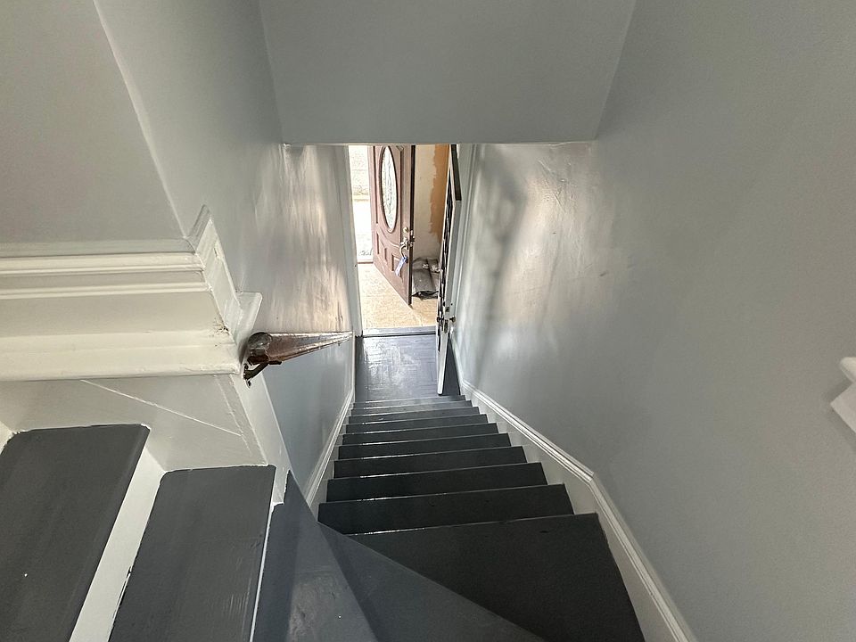 1st image of 154 W 33rd St Floor 2