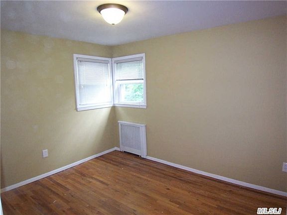 4th image of 166 N Chestnut St