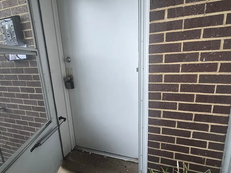 305 Aqua Ct — Photo 10
