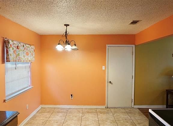 4th image of 8771 Sunnyside Dr