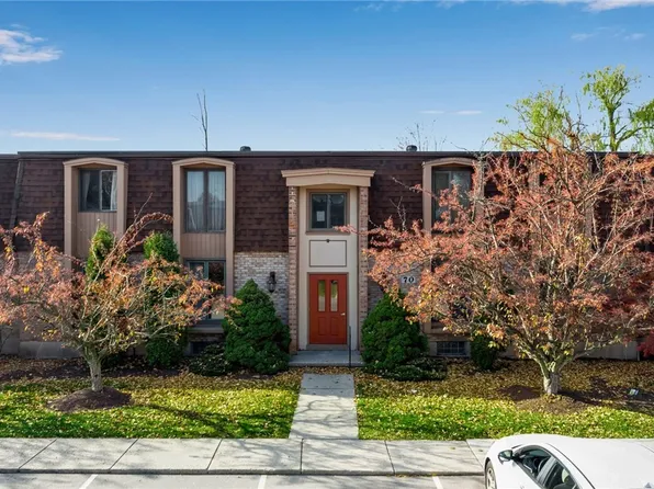 70 Charter Oaks Dr APT 2, Amherst, NY 14228