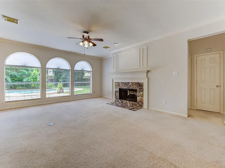 1107 Magnolia Woods Ct — Photo 8
