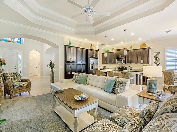 5th image of 9239 Isla Bella Cir